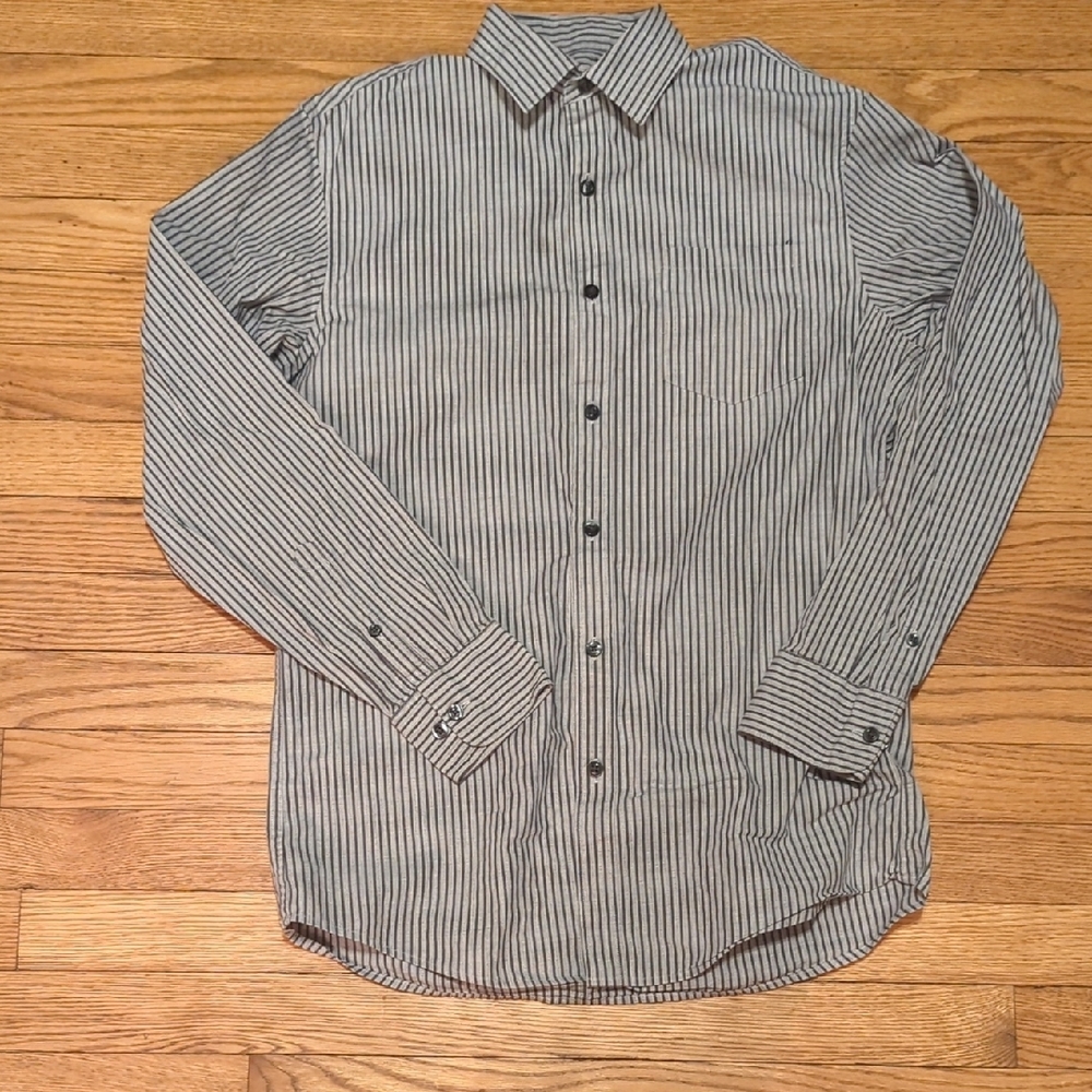Claiborne Gray Casual Button Down Shirt with Pointed Collar